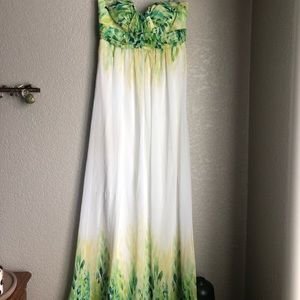 Strapless dress- flattering and fun for summer